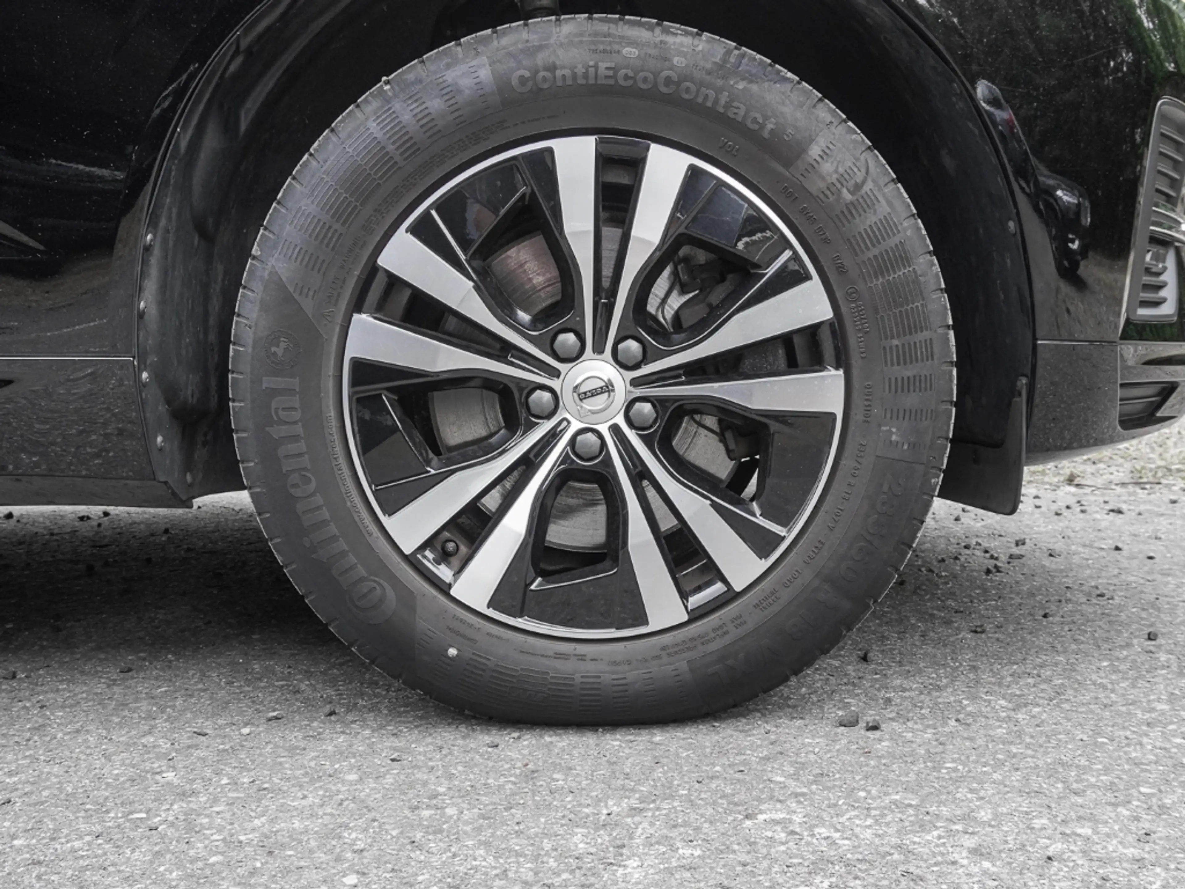 Volvo XC60 Momentum Pro AWD AHK El. Panodach Digitales Cockpi — photo 3