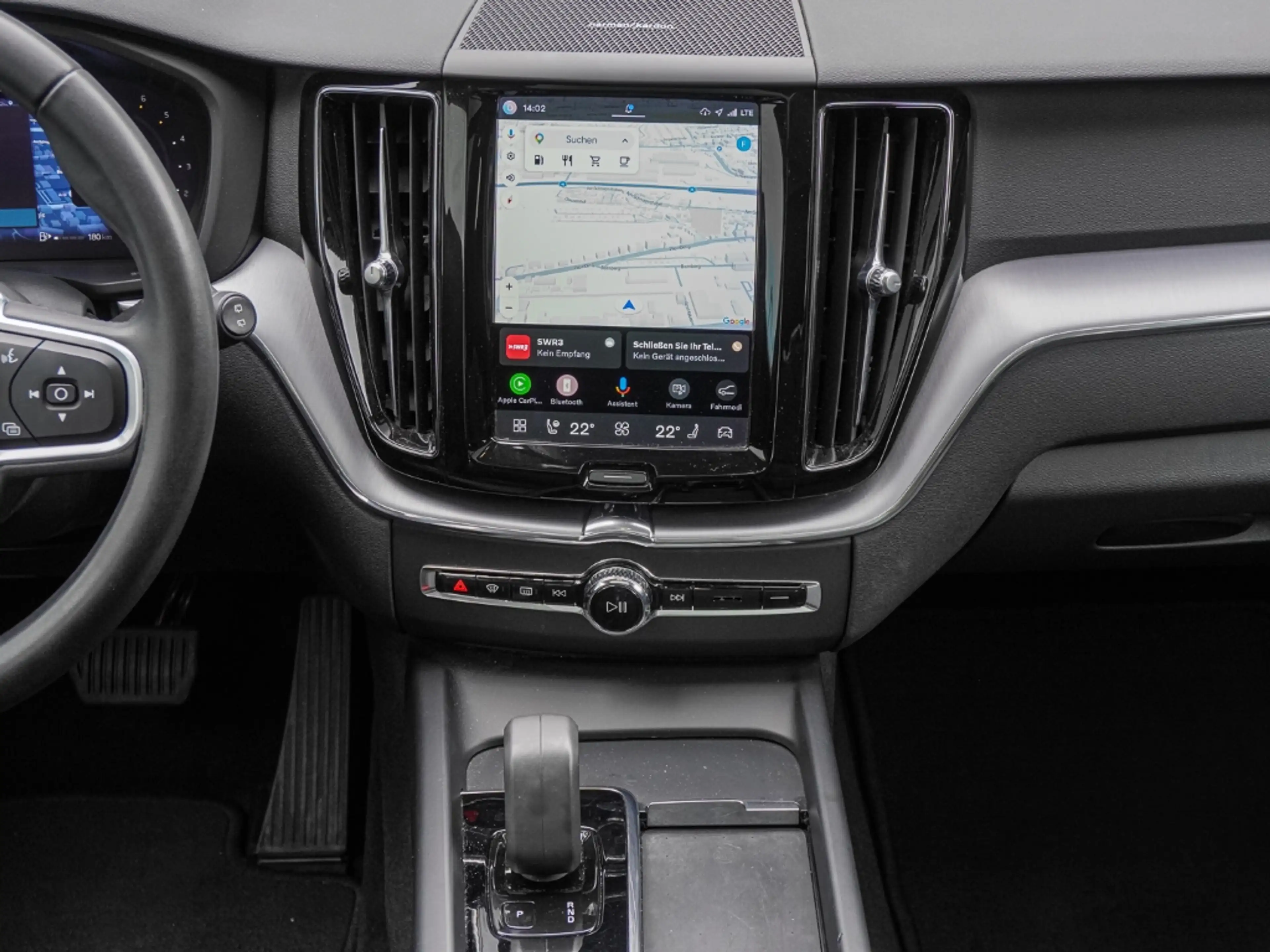 Volvo XC60 Momentum Pro AWD AHK El. Panodach Digitales Cockpi — photo 9