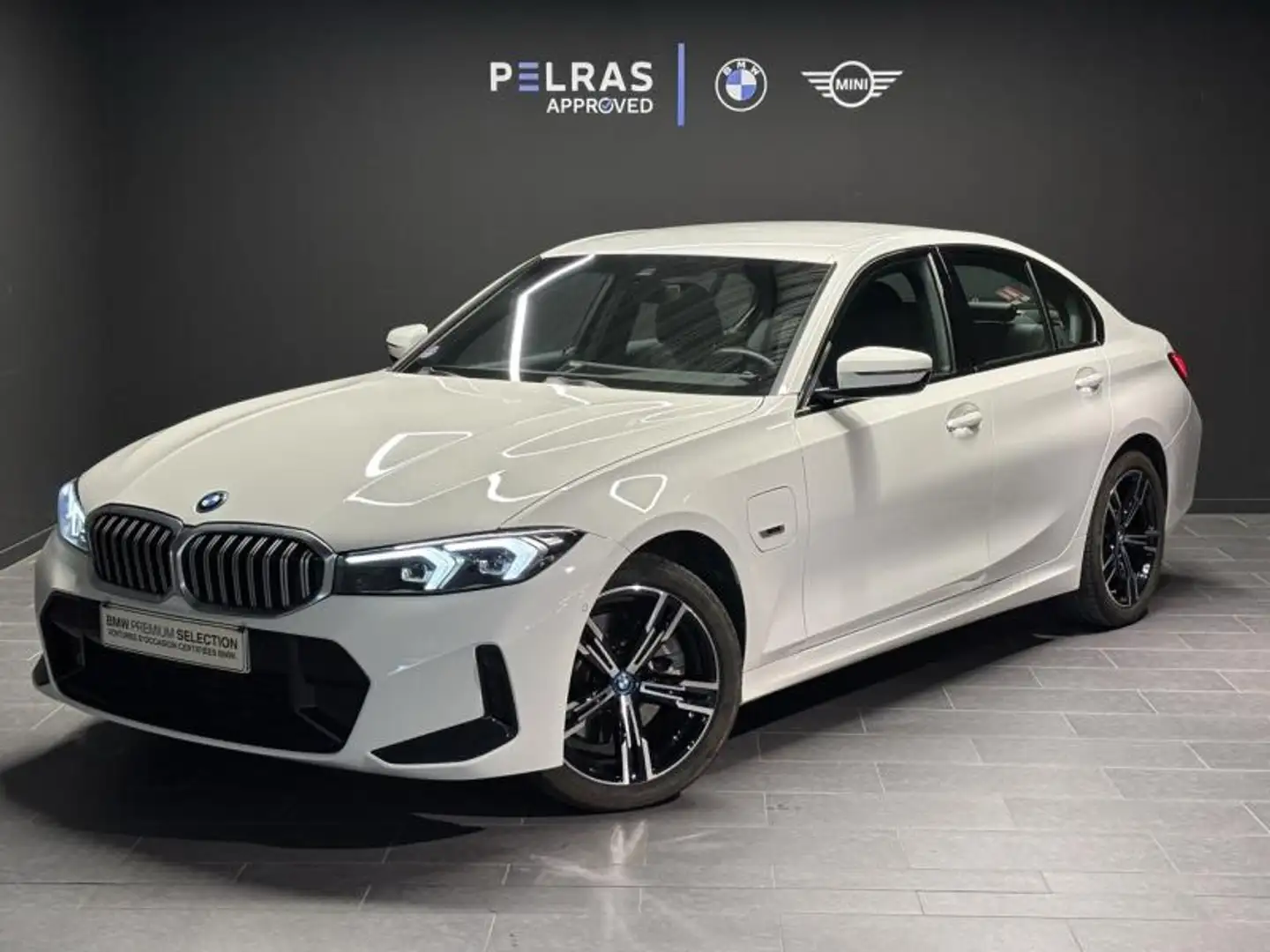 BMW 330 330eA 292ch M Sport Blanc - 1