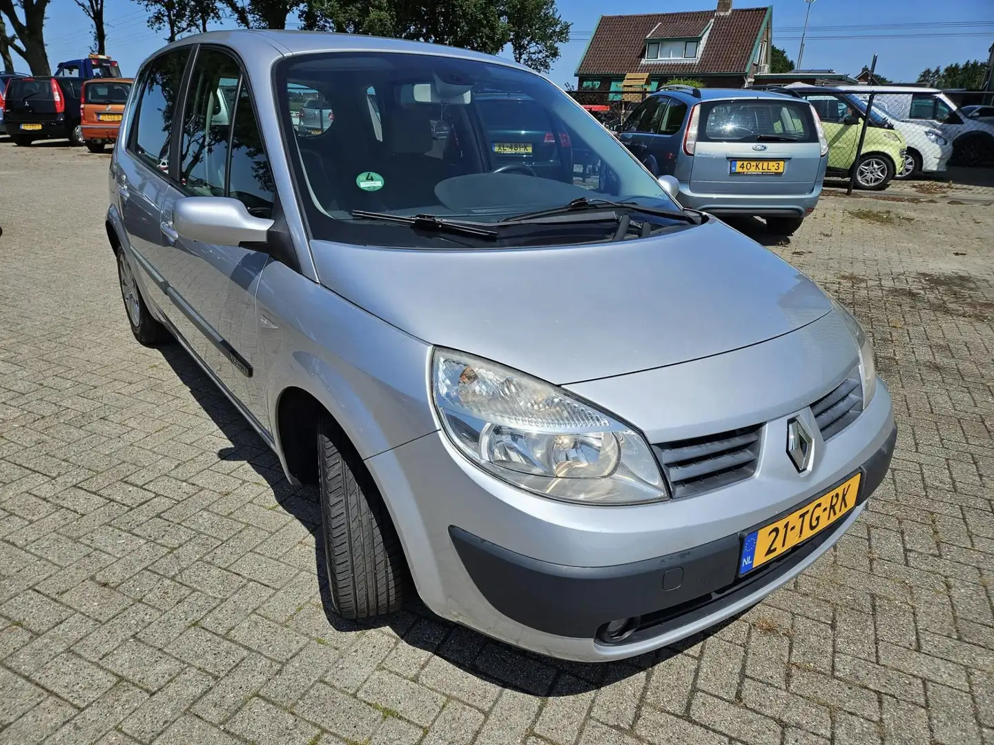 Renault Scenic 1.6-16V Dynamique Comfort. 2006. Climate/Cruise/CV Gris - 2
