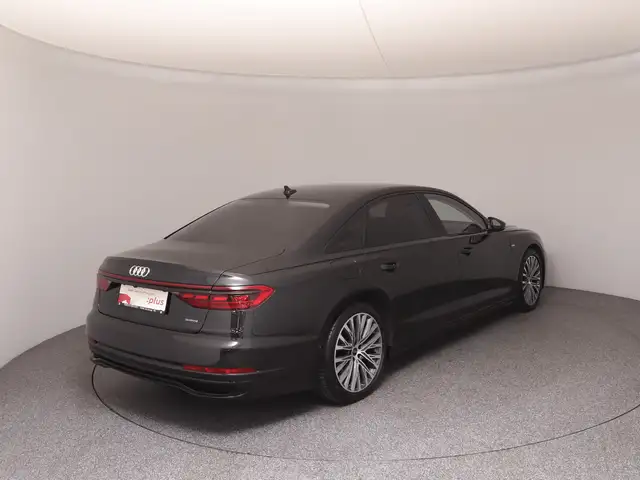 Audi A8 view 4