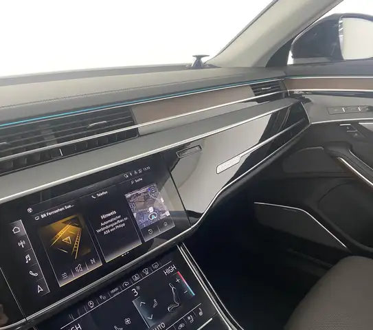 Audi A8 view 9