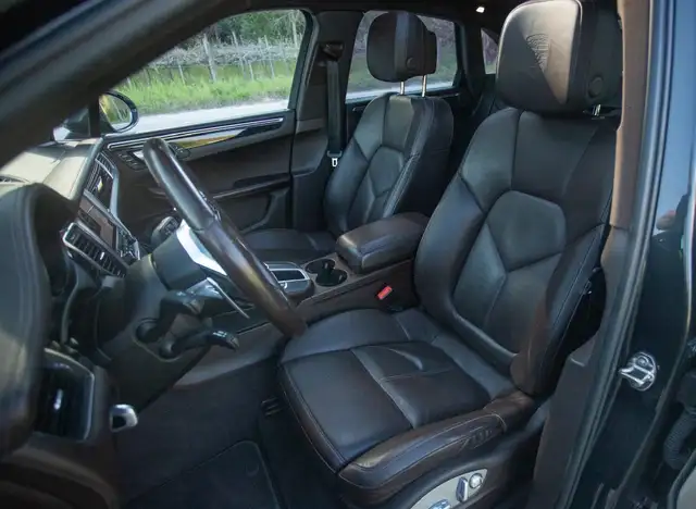 Porsche Macan view 14