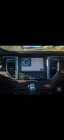 Porsche Macan view 12
