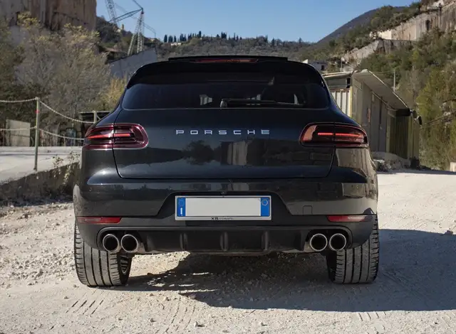 Porsche Macan view 6