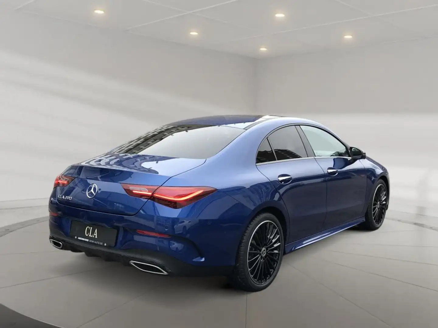 Mercedes-Benz CLA 200 Coupe +MBUX+Wide+AMG+Pano+SpurW+S-Sitz Blau - 2