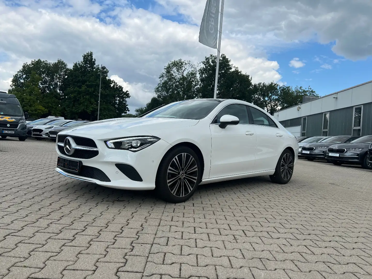Mercedes-Benz CLA 180 Progressive *LED Navi Pano-SD DAB Kamera* Weiß - 1