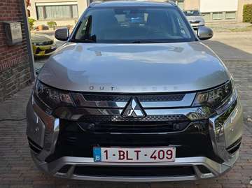 Outlander PHEV 2.4i 4WD Business Edition SDA-NAV