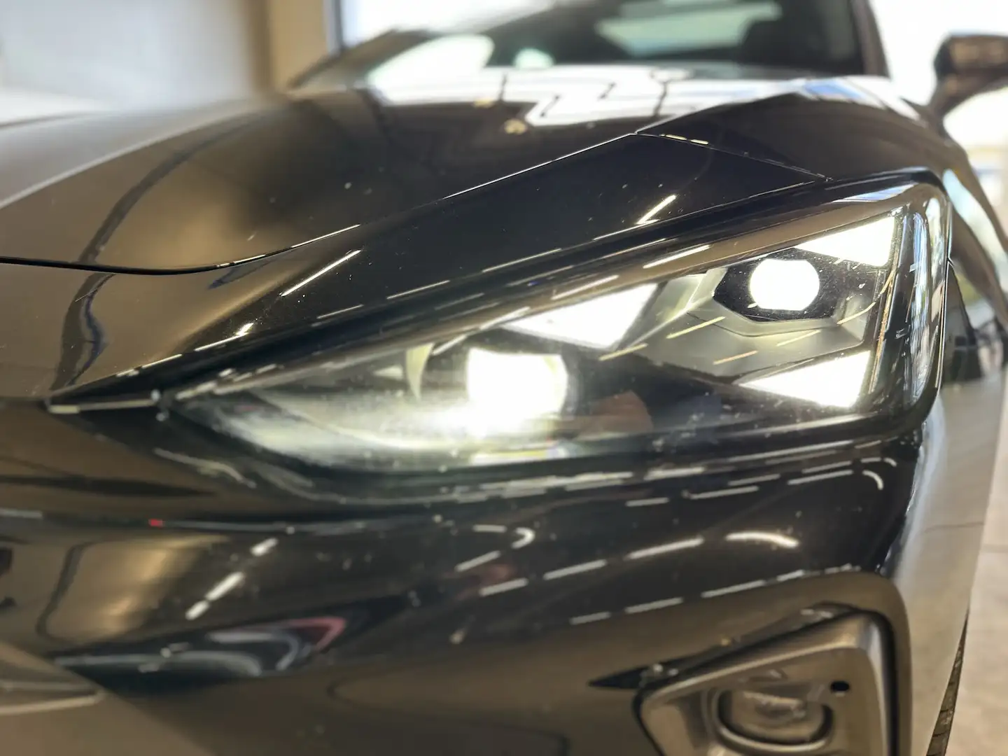 CUPRA Leon ST VZ Sennheiser Leder AHK PANO Matrix XL Schwarz - 2