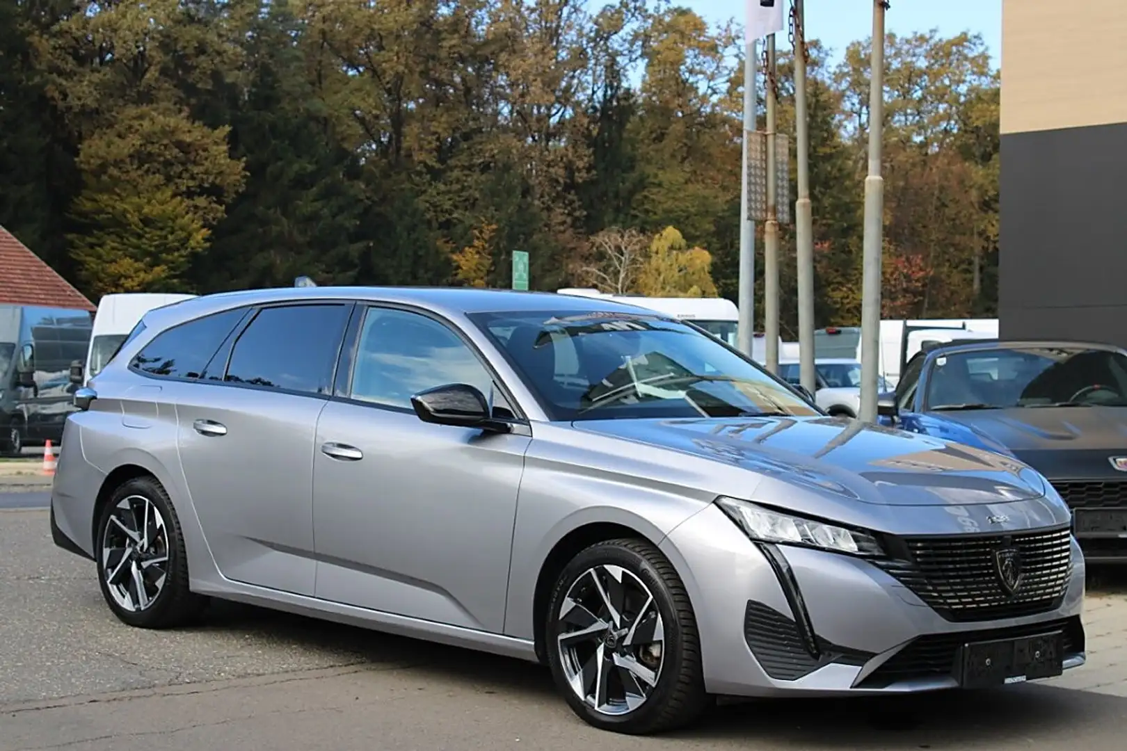 Peugeot 308 SW 130AT Drive Assist & Vision 360 / Acces Pack... Silber - 1