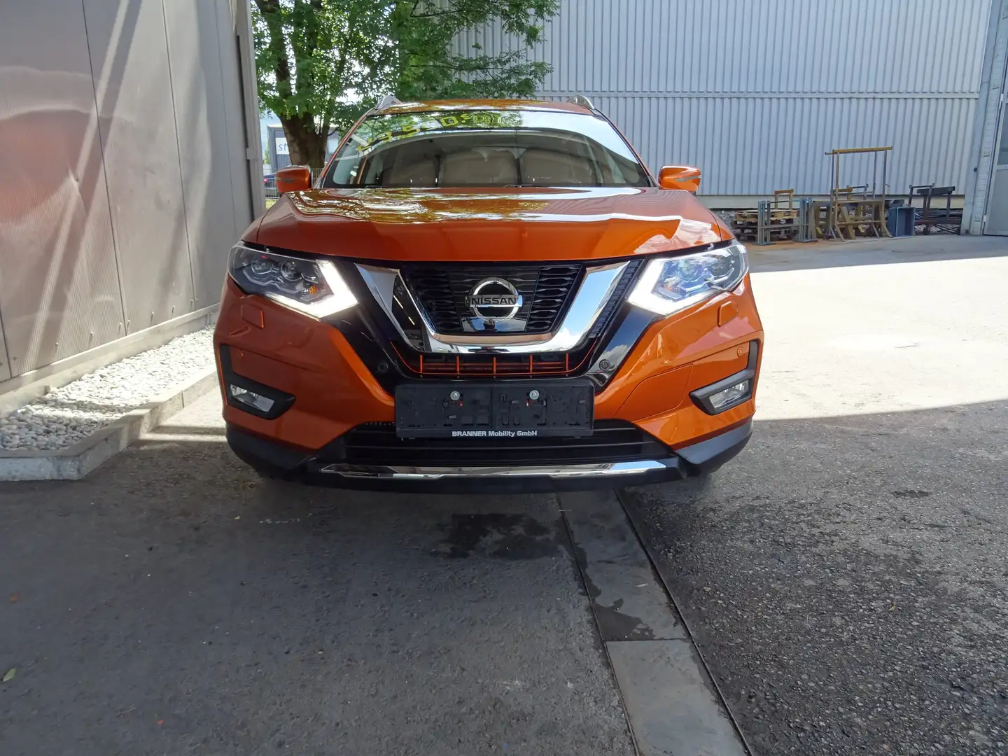 Nissan X-Trail 1,6dCi N-Connecta Aut. Orange - 2