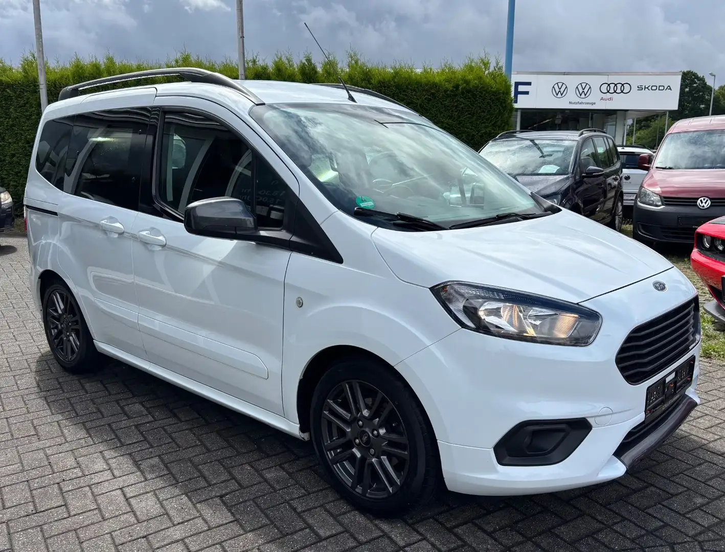 Ford Tourneo Courier Sport Weiß - 2