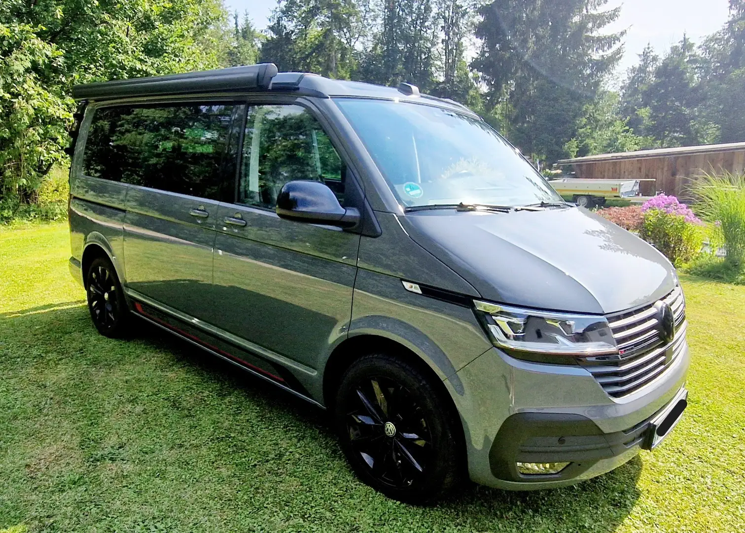 Volkswagen T6.1 California California T6.1 DSG 4MOTION Beach Camper Edition Grau - 2