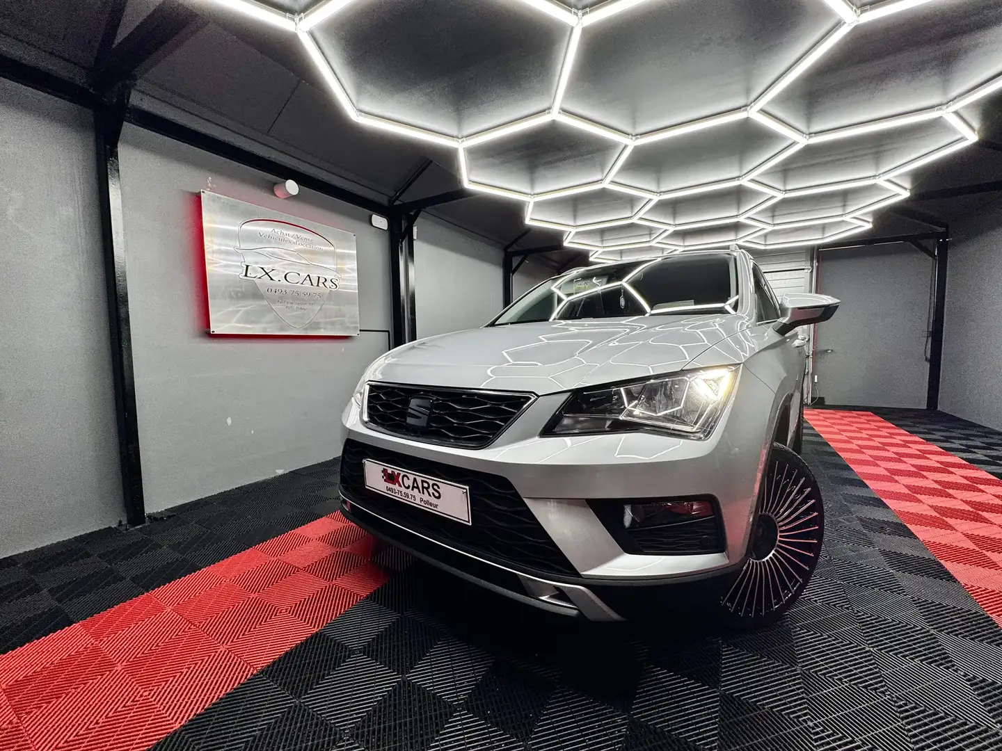 SEAT Ateca 🔺SEAT ATECA*CAR-play*LOOK FR🔺 Stříbrná - 1