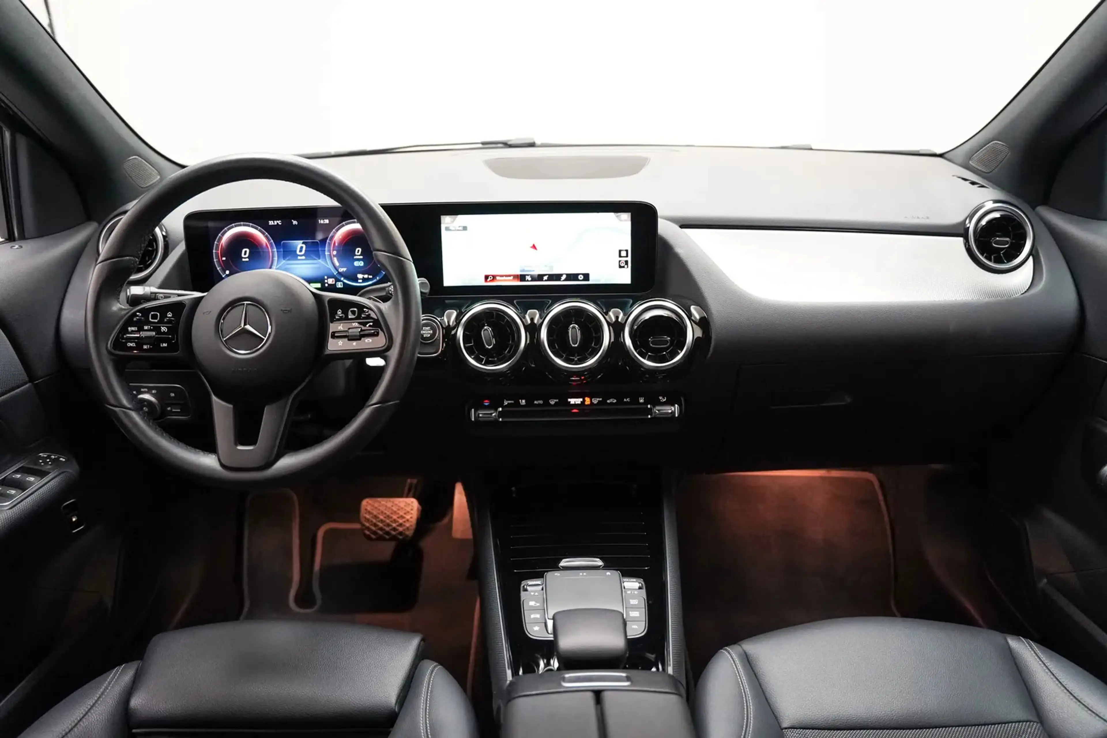 Mercedes-Benz GLA 250 250e Style Aut. [ Navi Camera Stoelverwarming ] — photo 4