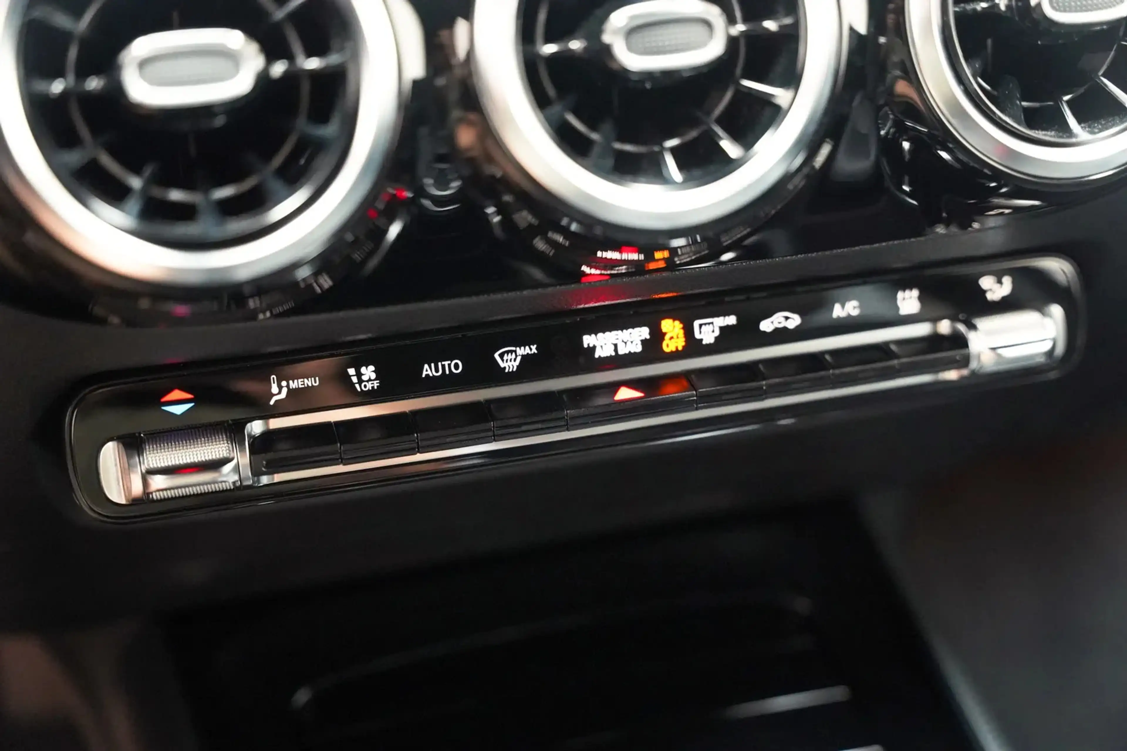 Mercedes-Benz GLA 250 250e Style Aut. [ Navi Camera Stoelverwarming ] — photo 10