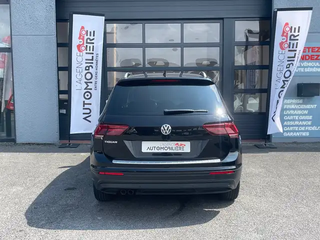 Volkswagen Tiguan view 6