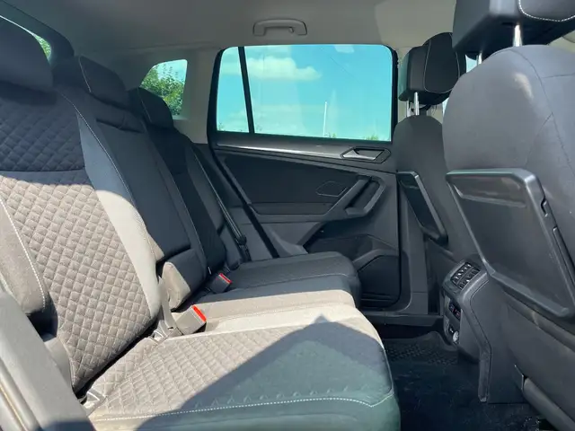 Volkswagen Tiguan view 12
