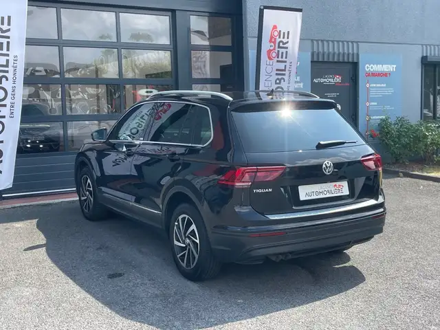 Volkswagen Tiguan view 5