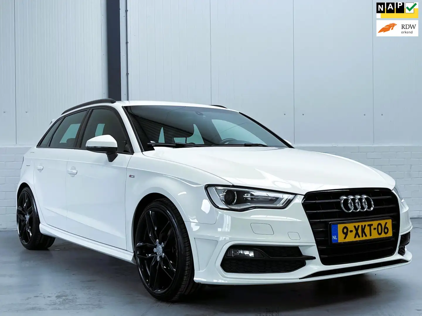 Audi A3 Sportback 1.2 TFSI S-Line Wit - 1