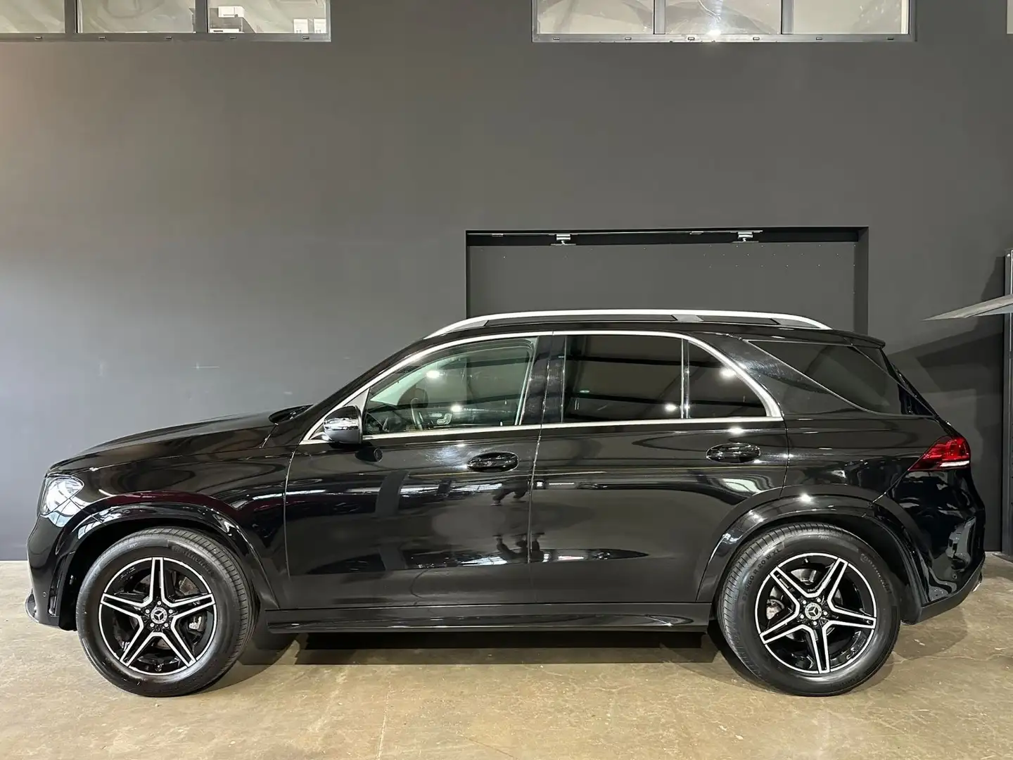 Mercedes-Benz GLE 400 d AMG/AHK/DISTRO/AIRMATIC/PANO/STHZ/BURME Schwarz - 2