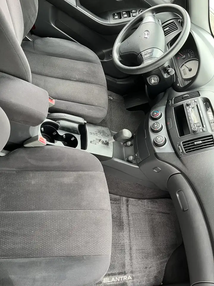 Hyundai ELANTRA снимка Hyundai ELANTRA