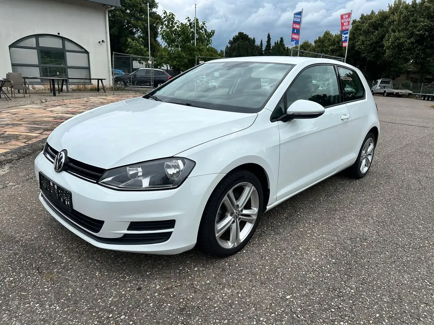 Volkswagen Golf 7 Lim. Trendline BMT Klima Weiß - 2