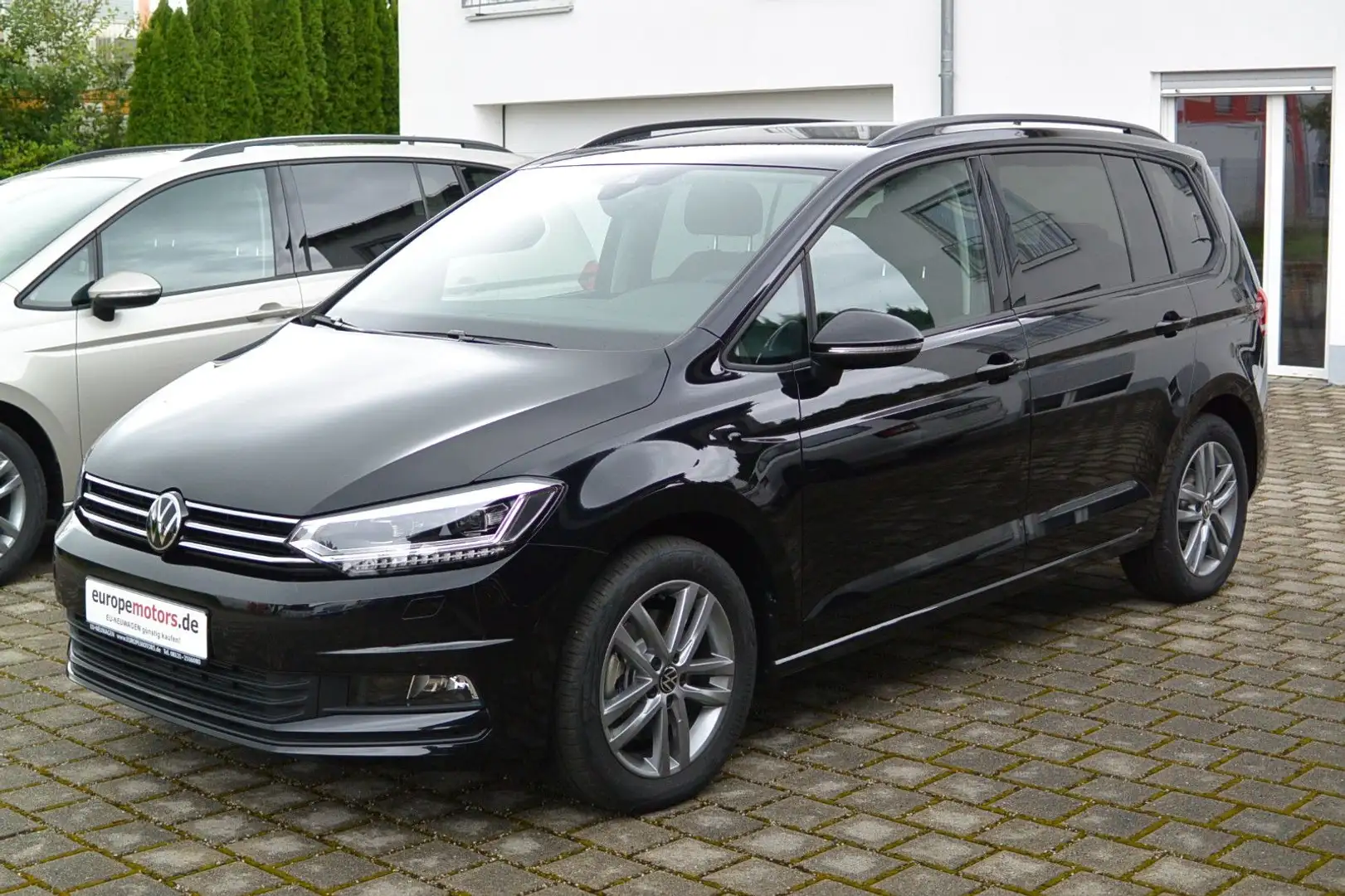 Volkswagen Touran Edition 1.5TSI Kamera Sitzh. ACC SCHNELL! Schwarz - 1
