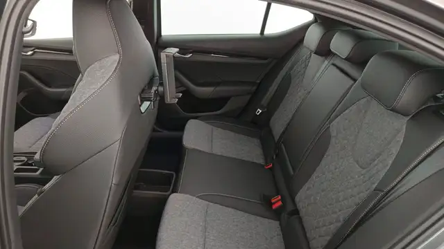 Skoda Octavia view 11