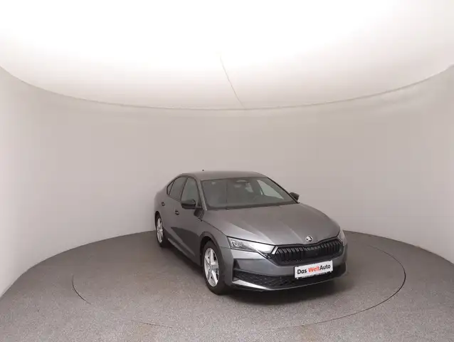 Skoda Octavia view 2