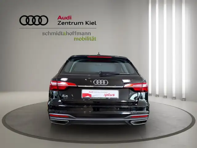 Audi A4 view 5