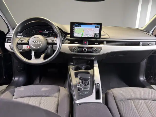 Audi A4 view 14