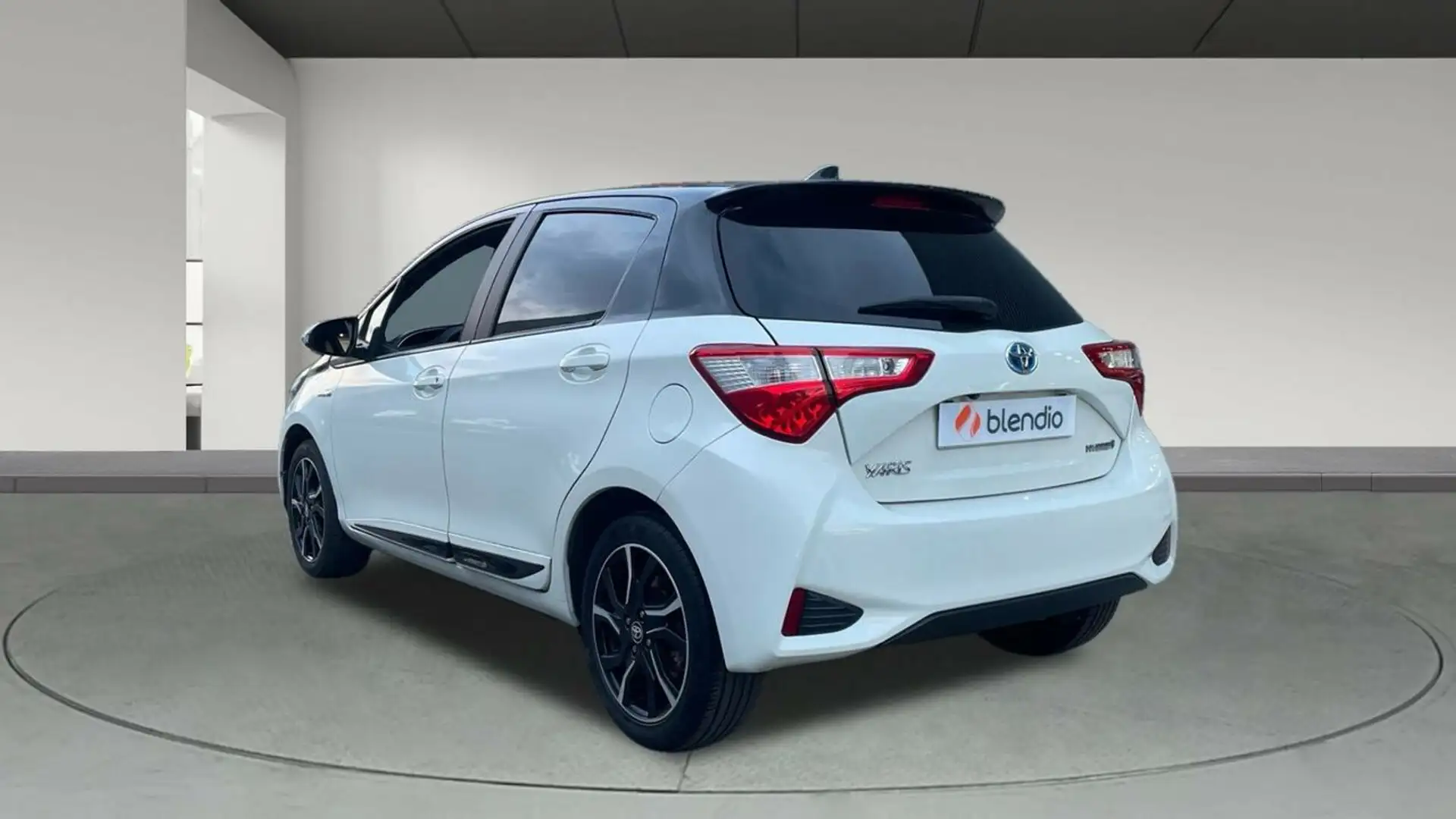 Toyota Yaris 1.5 VVT-I HYBRID ADVANCE AUTO 100 5P Blanco - 2