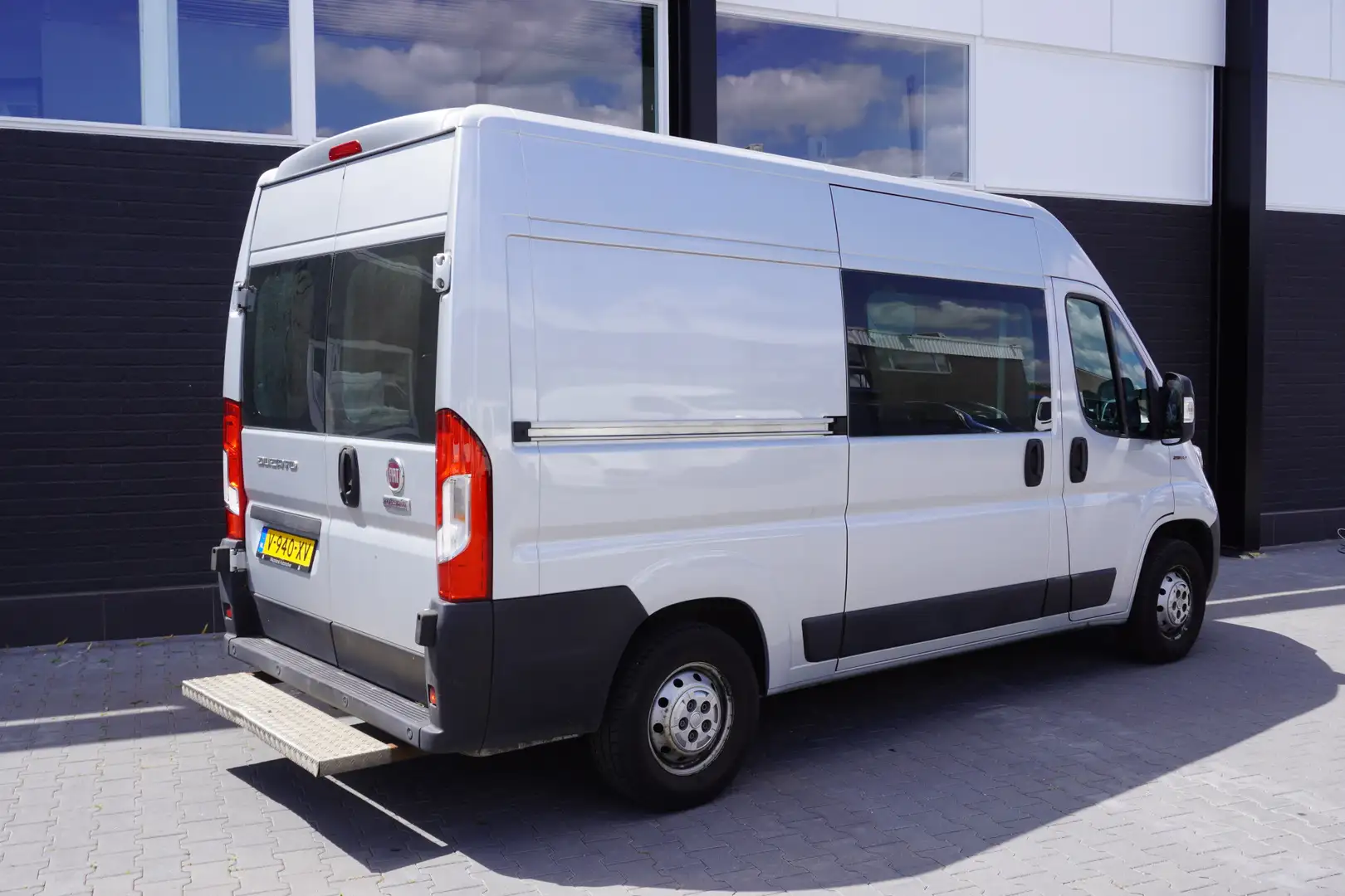 Fiat Ducato 2.3 MultiJet 130PK L2H2 Automaat EURO 6 - Airco - Zilver - 2