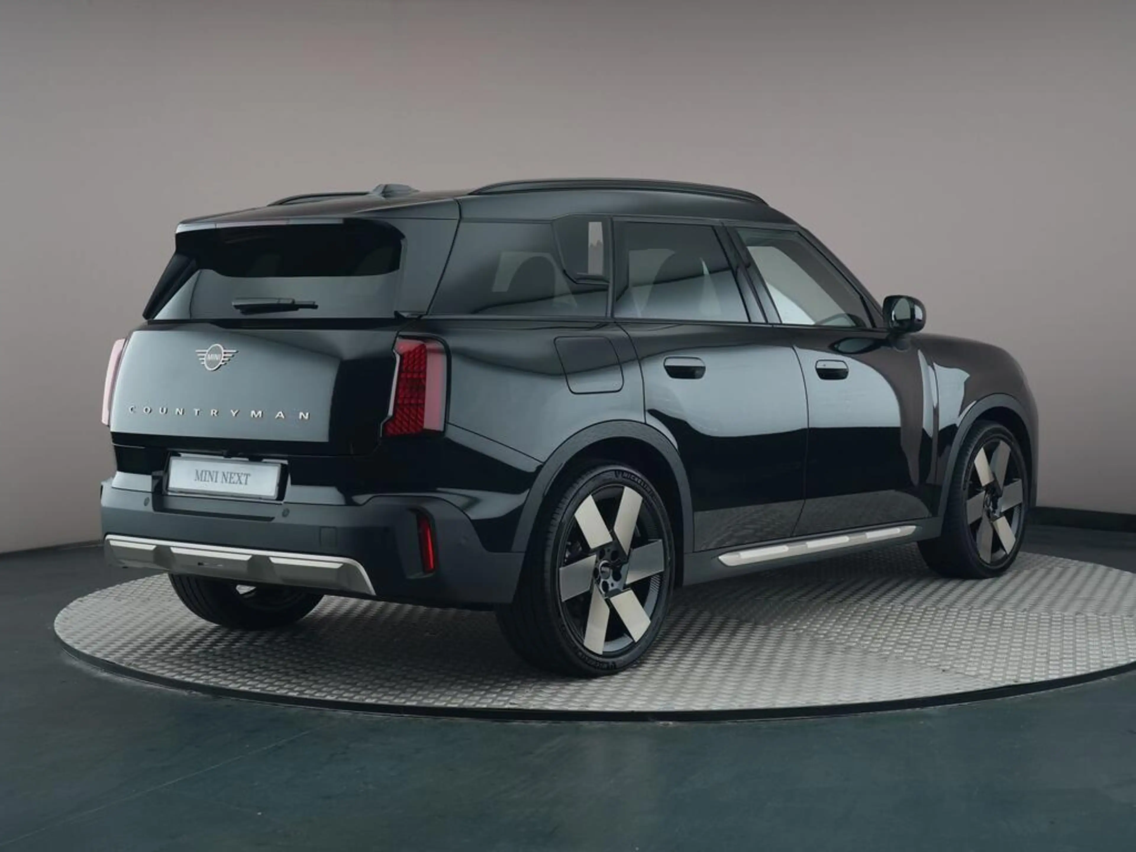 MINI Countryman E Favoured M 66.5 kWh — photo 11