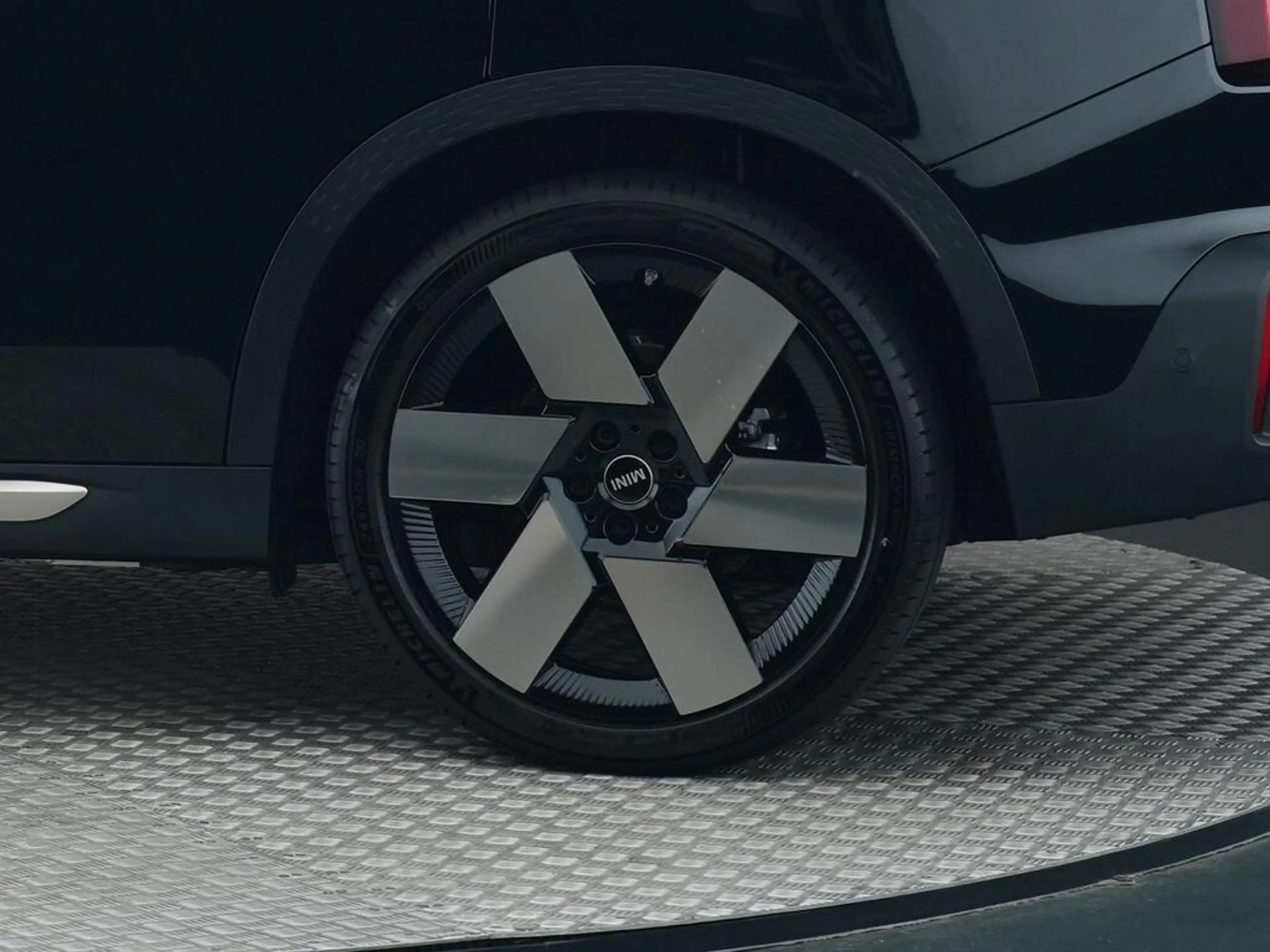 MINI Countryman E Favoured M 66.5 kWh — photo 15