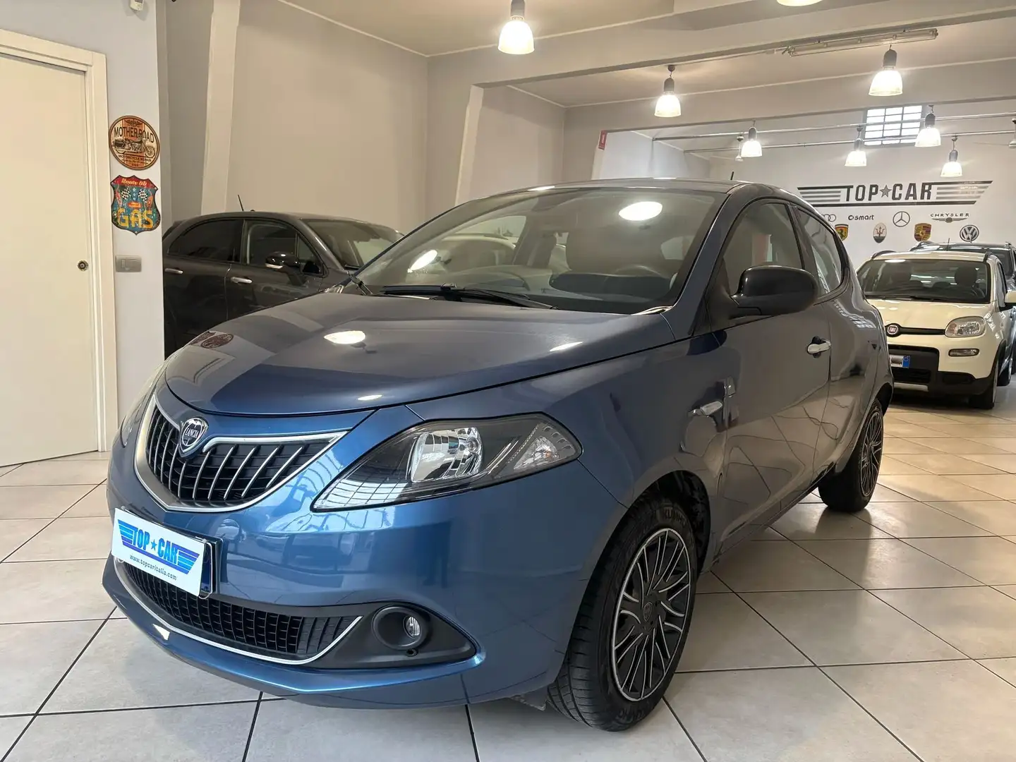 Lancia Ypsilon 1.0 Hybrid GOLD S&S 70CV Bluetooth 5p NEOPATENTATI Bleu - 1