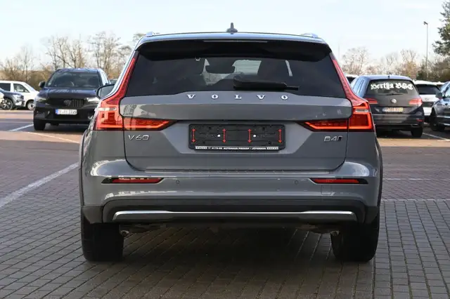 Volvo V60 view 8