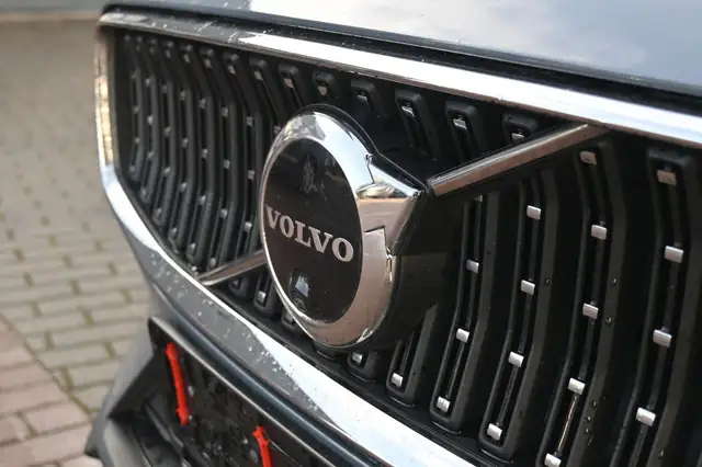 Volvo V60 view 4