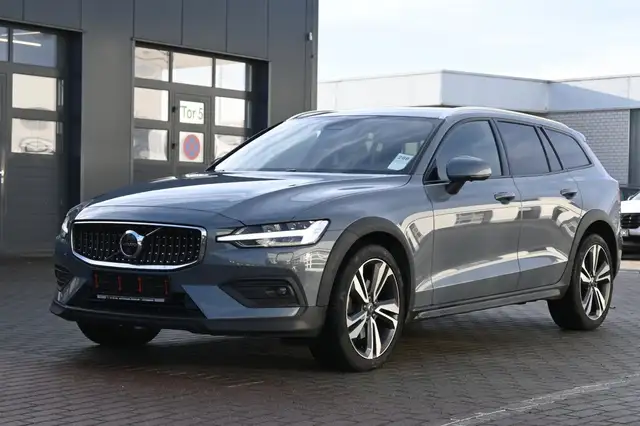 Volvo V60 main image