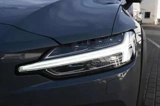 Volvo V60 view 3