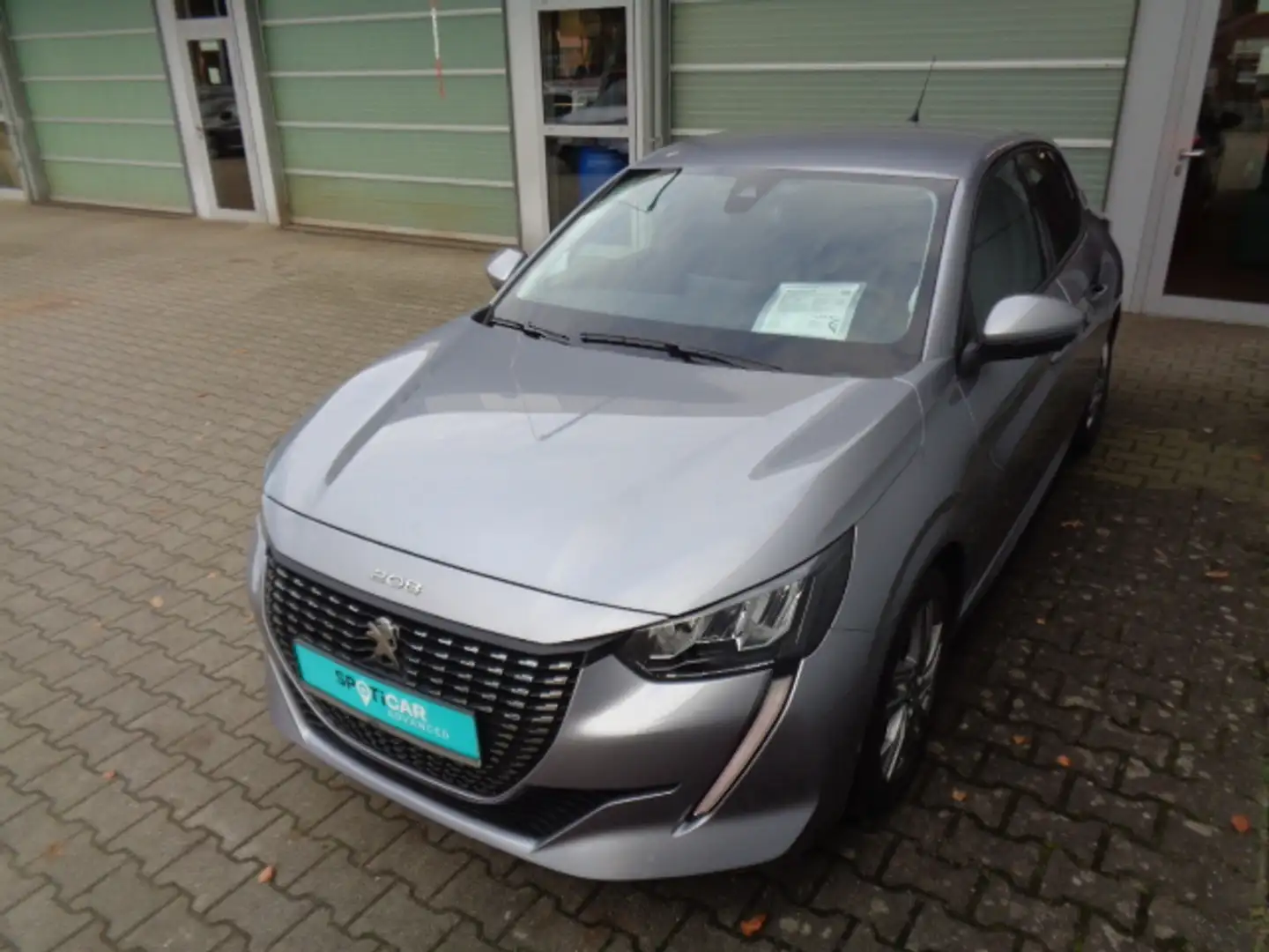 Peugeot 208 PureTech 75 Allure Navi, Sitzhzg., Klimaautom. Silber - 2
