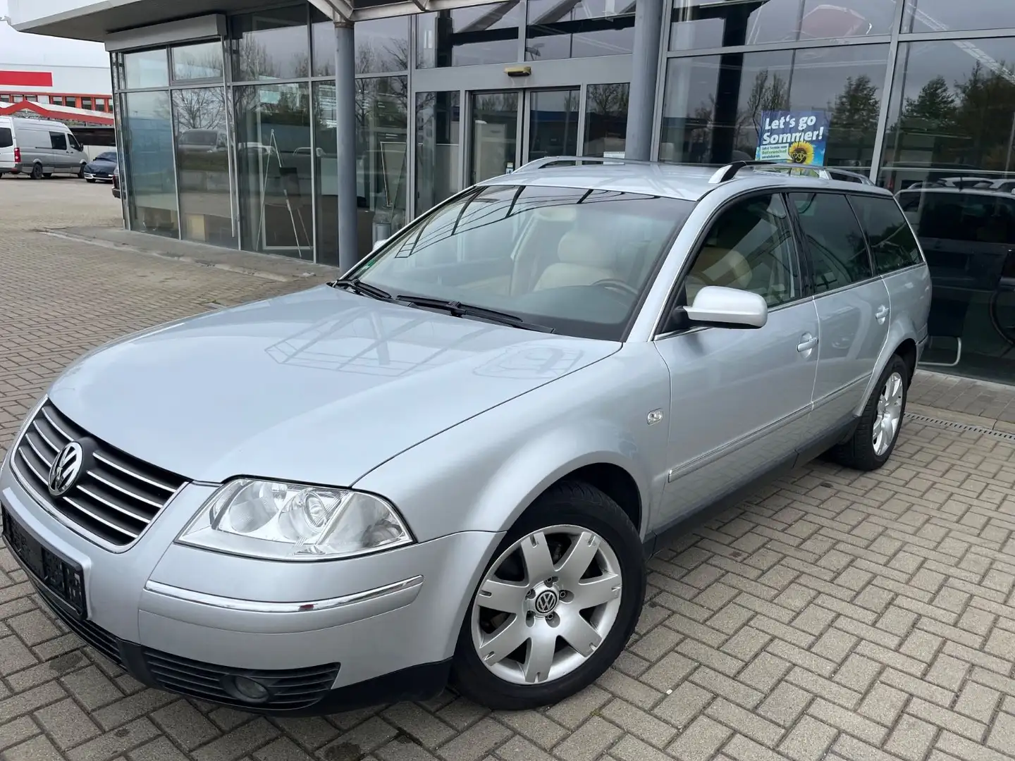 Volkswagen Passat Variant Highline 1,8TLEDER/4x SHZ/ALU/GRA Argintiu - 1