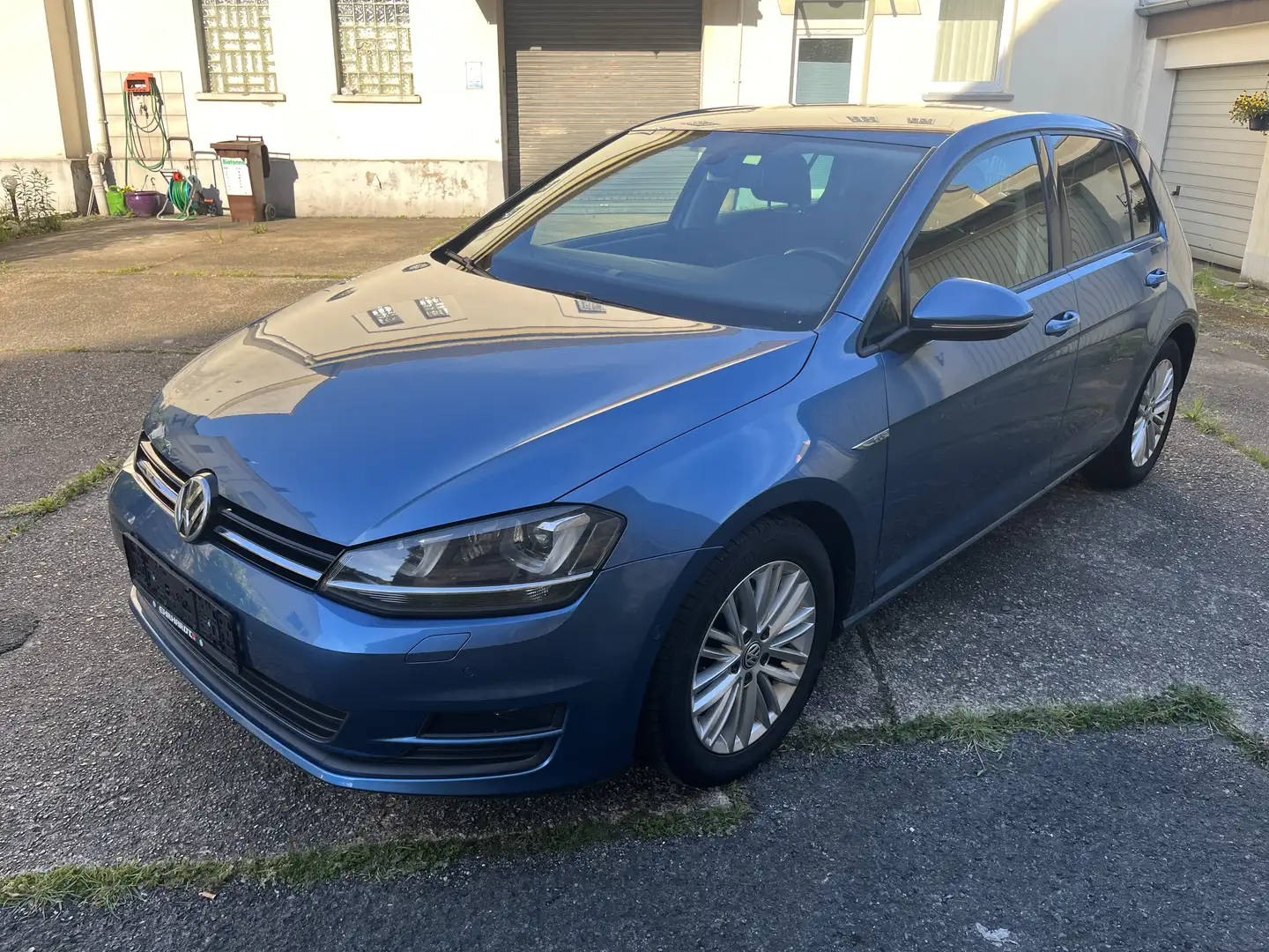 Volkswagen Golf Cup 1.4 BMT 5Türer*LED*BiXenon*1.Hand*Scheckh.*AH Azul - 1