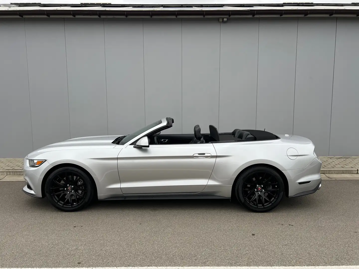 Ford Mustang Convertible 2.3 EcoBoost  - Exhaust REMUS - Gris - 2