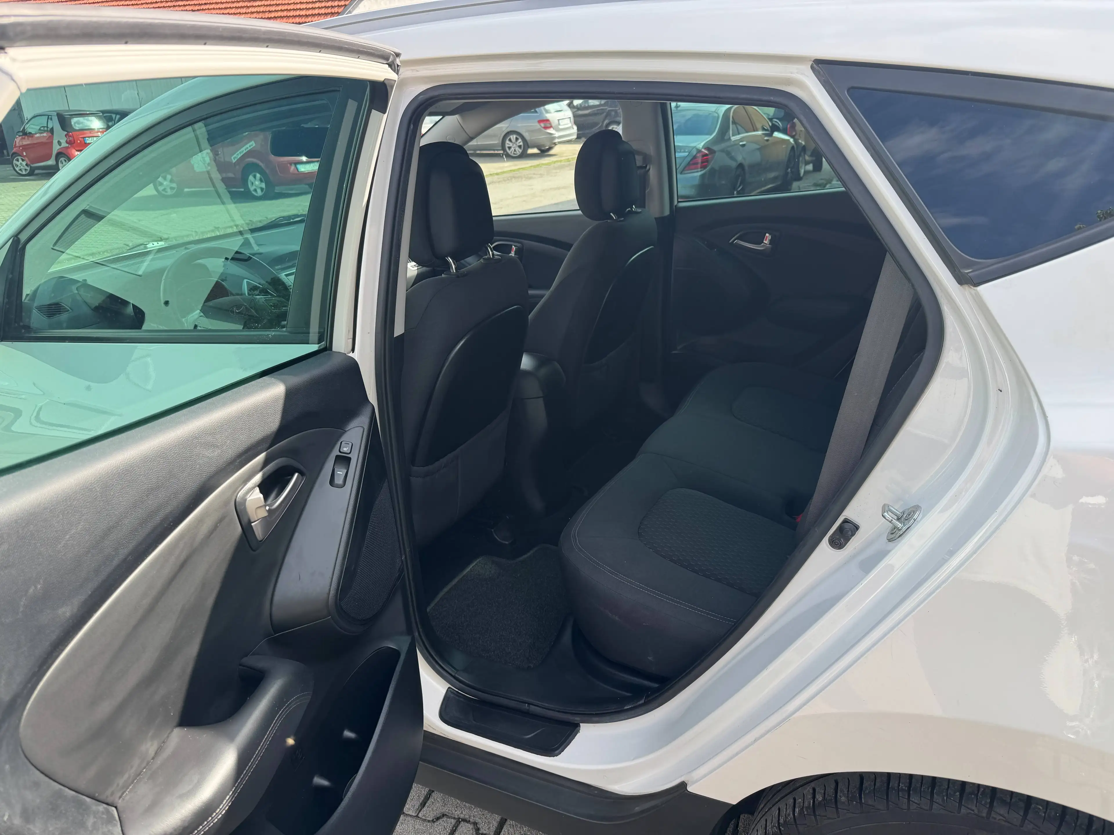 Hyundai iX35 1.6GDi 5 Star Edition 2WD*2.HAND*KLIMA*PDC* — photo 12