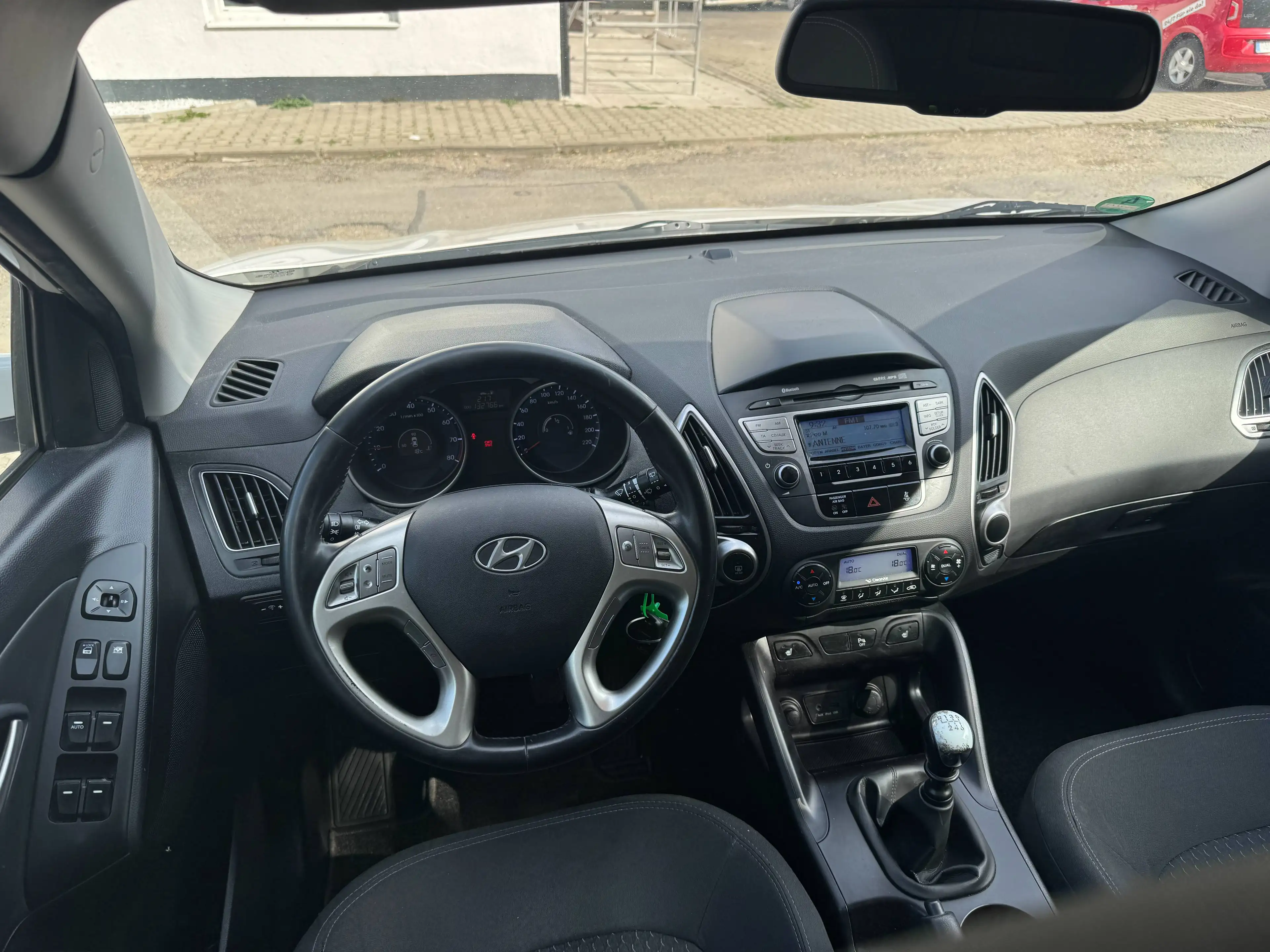 Hyundai iX35 1.6GDi 5 Star Edition 2WD*2.HAND*KLIMA*PDC* — photo 11