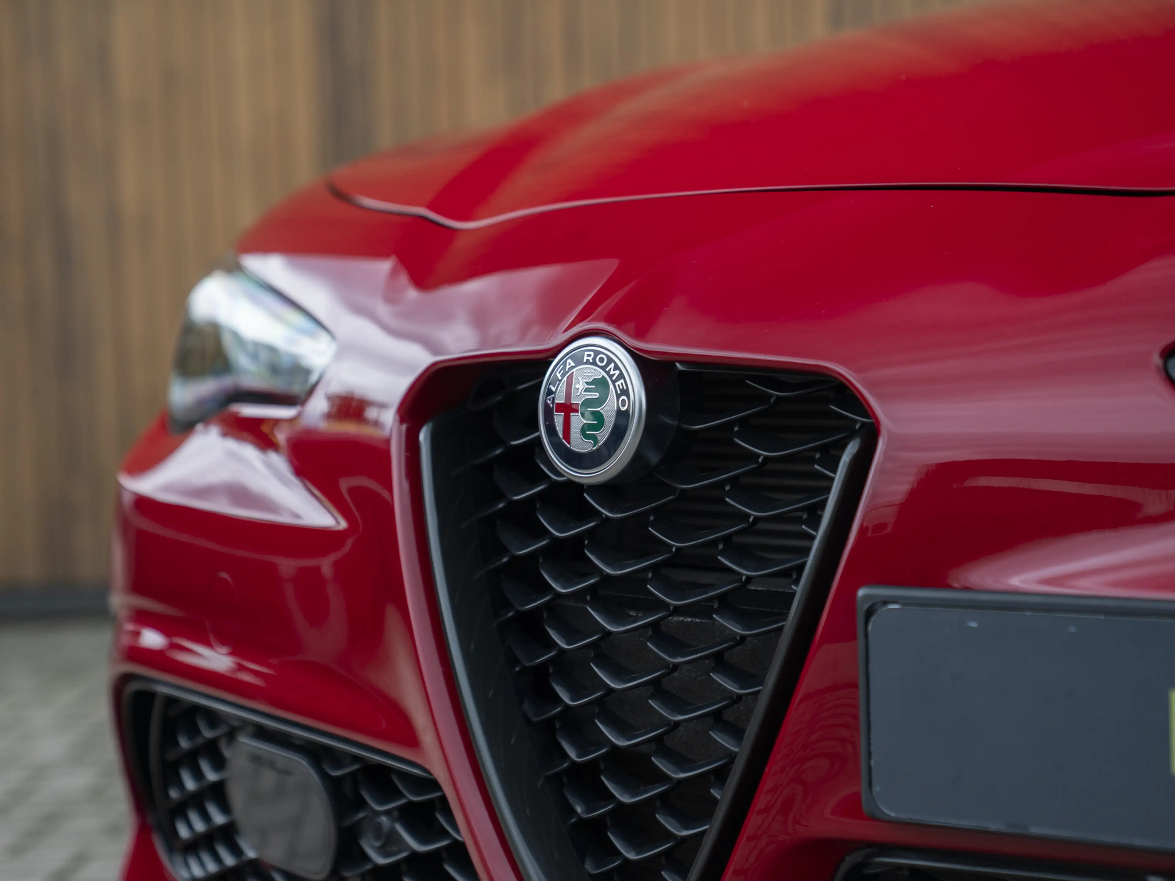 Alfa Romeo Giulia 2.0 T GME AWD Competizione — photo 18