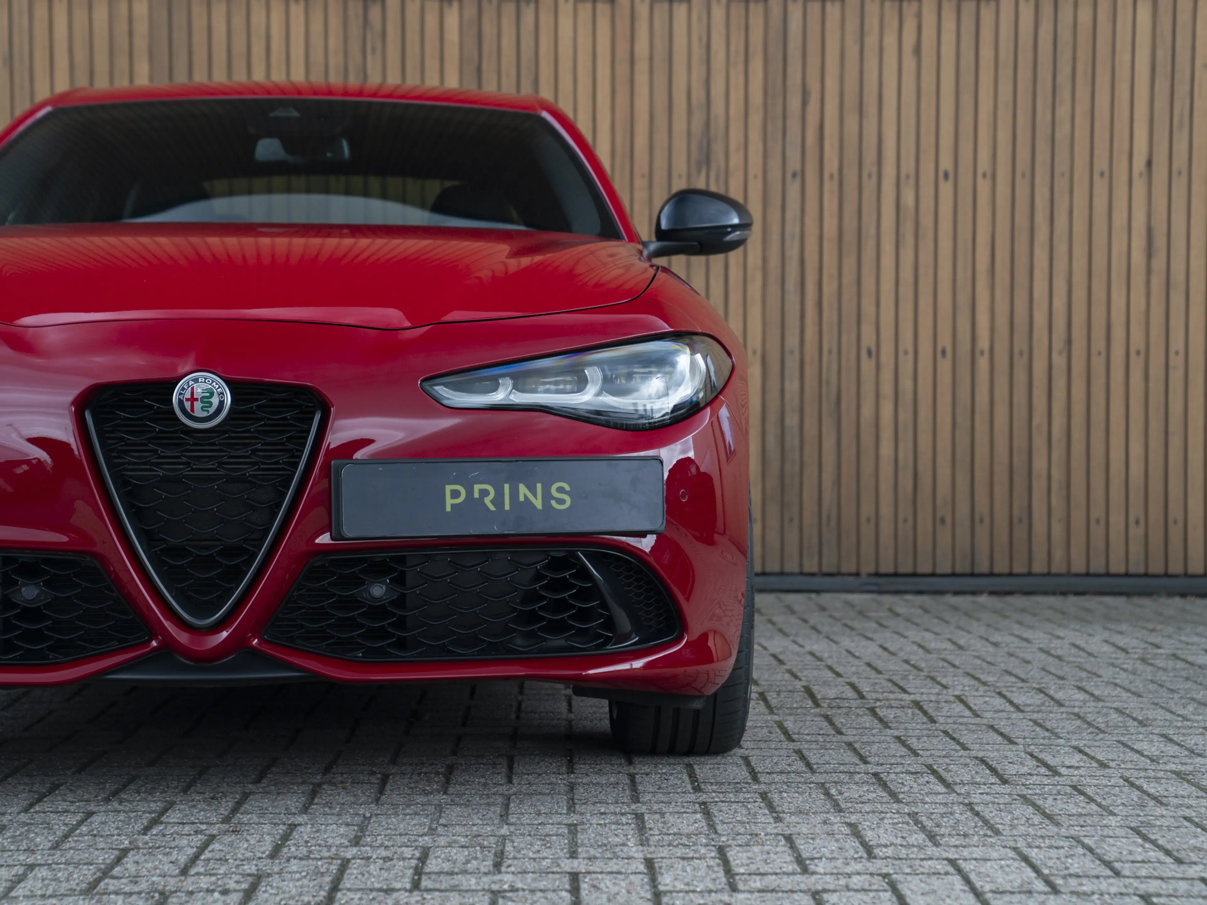 Alfa Romeo Giulia 2.0 T GME AWD Competizione — photo 19
