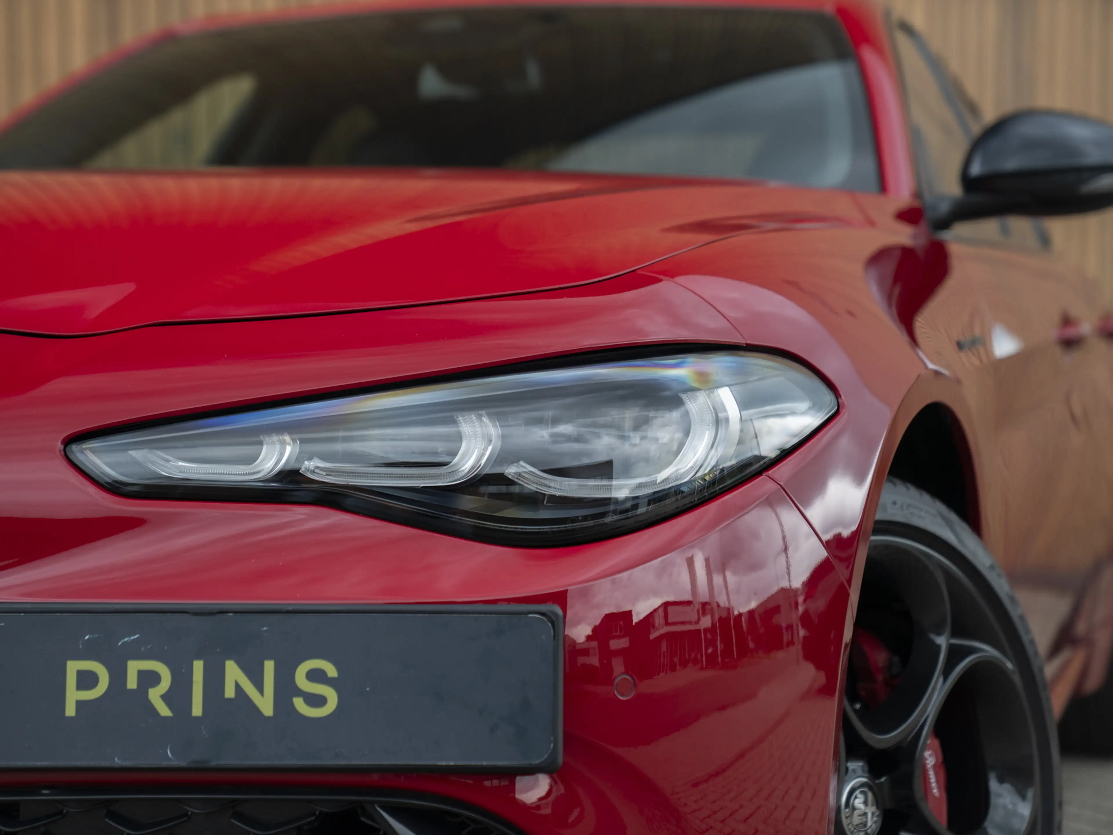Alfa Romeo Giulia 2.0 T GME AWD Competizione — photo 17